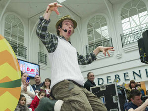 Supporting image for story: In Pictures: CBeebies star Mr Bloom entertains children at Telford