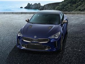 Supporting image for story: Kia reveals updated Stinger