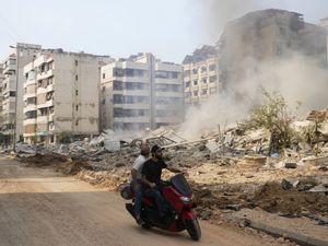 Supporting image for story: UK repeats call for ceasefire after Israeli air strike kills Hezbollah leader