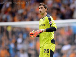 Supporting image for story: Emiliano Martinez: Top two target for Wolves
