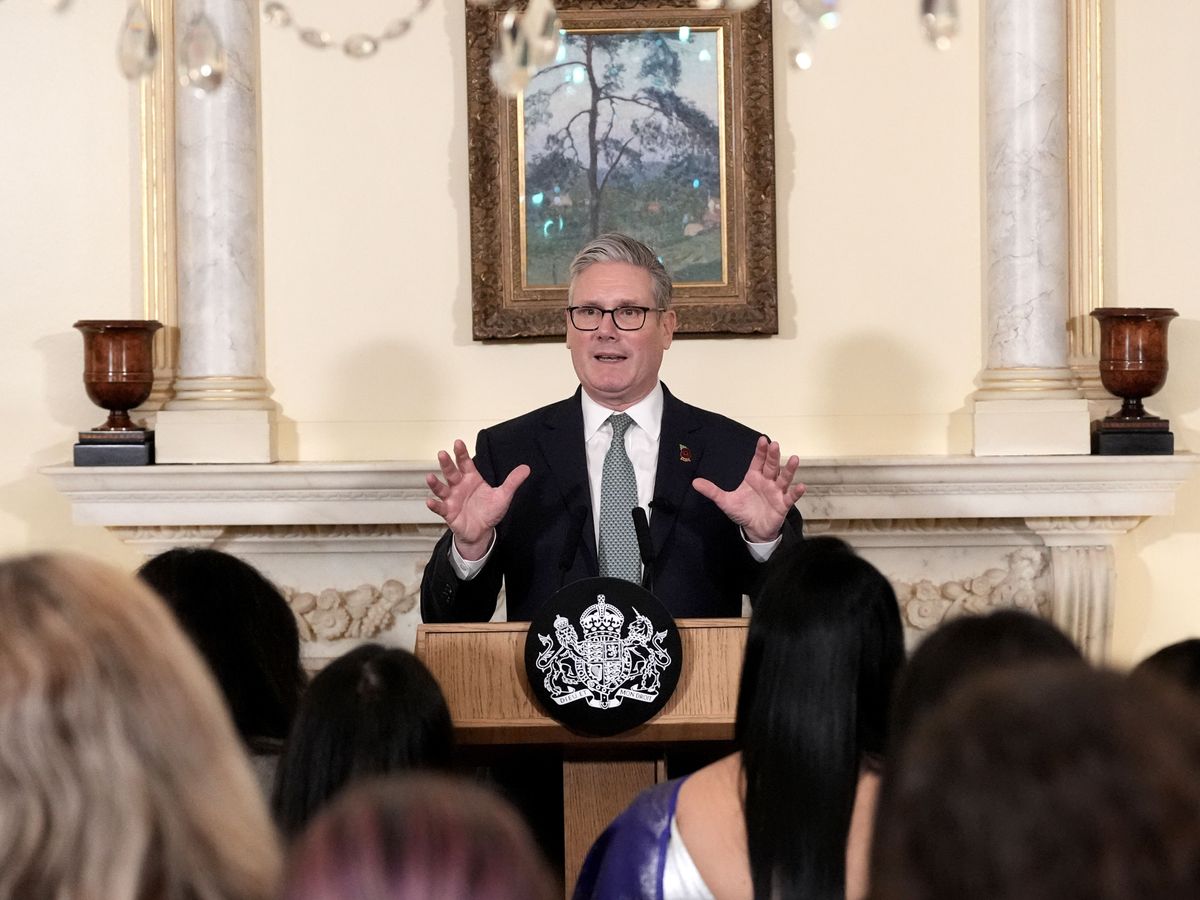 Starmer investigates briefing war as pressure on chief of staff grows Starmer investigates briefing war as pressure on chief of staff grows