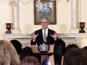 Supporting image for story: Starmer investigates briefing war as pressure on chief of staff grows