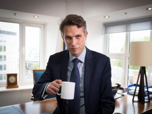 Supporting image for story: Starmer says Education Secretary Gavin Williamson should be sacked