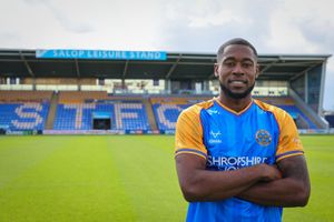 Supporting image for story: 'It would be stupid': Michael Appleton gives Chuks Aneke latest after Shrewsbury arrival and positive injury update
