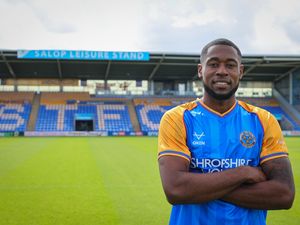Supporting image for story: 'It would be stupid': Michael Appleton gives Chuks Aneke latest after Shrewsbury arrival and positive injury update
