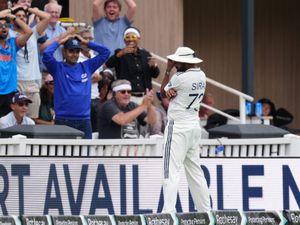Supporting image for story: Joe Root and Harry Brook give England hope after Mohammed Siraj let-off