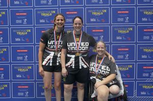Kelly Leonard at Invictus UK trials with other competitiors 