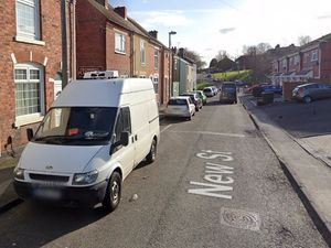 Supporting image for story: Man tries to abduct schoolgirl, 12, in Quarry Bank street