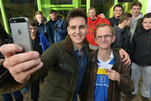 David Warke takes a selfie with Gordon