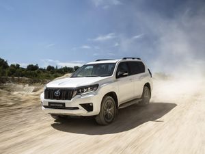 Supporting image for story: Updated Toyota Land Cruiser gets new engine and extra equipment