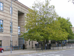 Supporting image for story: Robber jailed for store raid