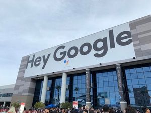 Supporting image for story: Google Assistant gets smarter with new interpretation and navigation tools