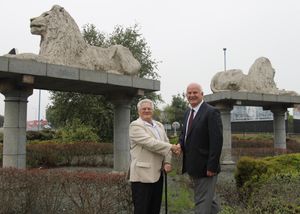 Tony Roper (left) raised money for the upkeep of the Great Bridge lions for many years, before gifting them to Sandwell Council