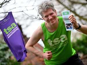 Supporting image for story: Meet the man who won't let his severe mobility issues stop him from taking on London Marathon