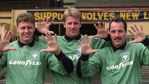 WOLVES PHOTOCALL 8/8/90
The three keepers LtoR Vince Bartram, Mike Stowell and Tony Lange