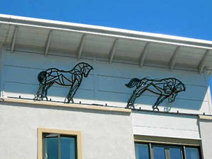 Supporting image for story: Sculptor's work is chosen for prestigious display