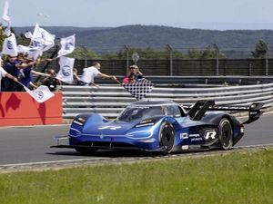 Supporting image for story: Volkswagen ID.R breaks all-electric lap record at the Nurburgring