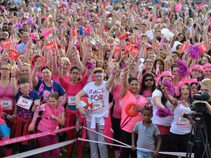Supporting image for story: Thousands join fight against cancer at Wolverhampton Race for Life