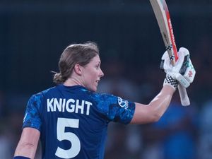 Supporting image for story: Heather Knight scores ton as England beat India to reach World Cup semi-finals