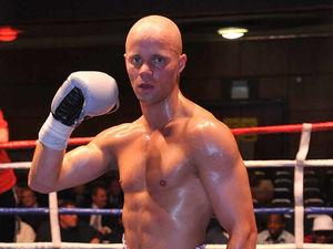 Supporting image for story: Steven Pearce replaces Joel Ryan for title fight