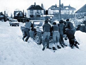 Supporting image for story: 1982: When the West Midlands shivered under feet of snow