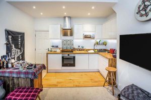 A flat for under £100,000 has come on the market in Oswestry town centre. Pictures: Zoopla