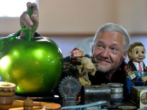 Supporting image for story: Bargains found at Staffordshire antique show