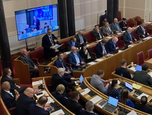 Ian Sandall on his feet in a meeting of Dudley Council where he said the loss of a pub was felt 'beyond the building itself'. Picture Martyn Smith/LDRS free for LDRS use