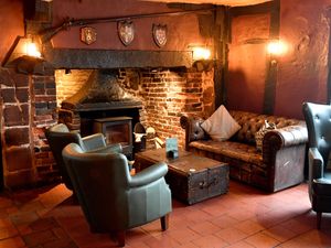 Supporting image for story: We visited a cosy Staffordshire country pub which prides itself on teamwork and 'doing the basics exceptionally well'