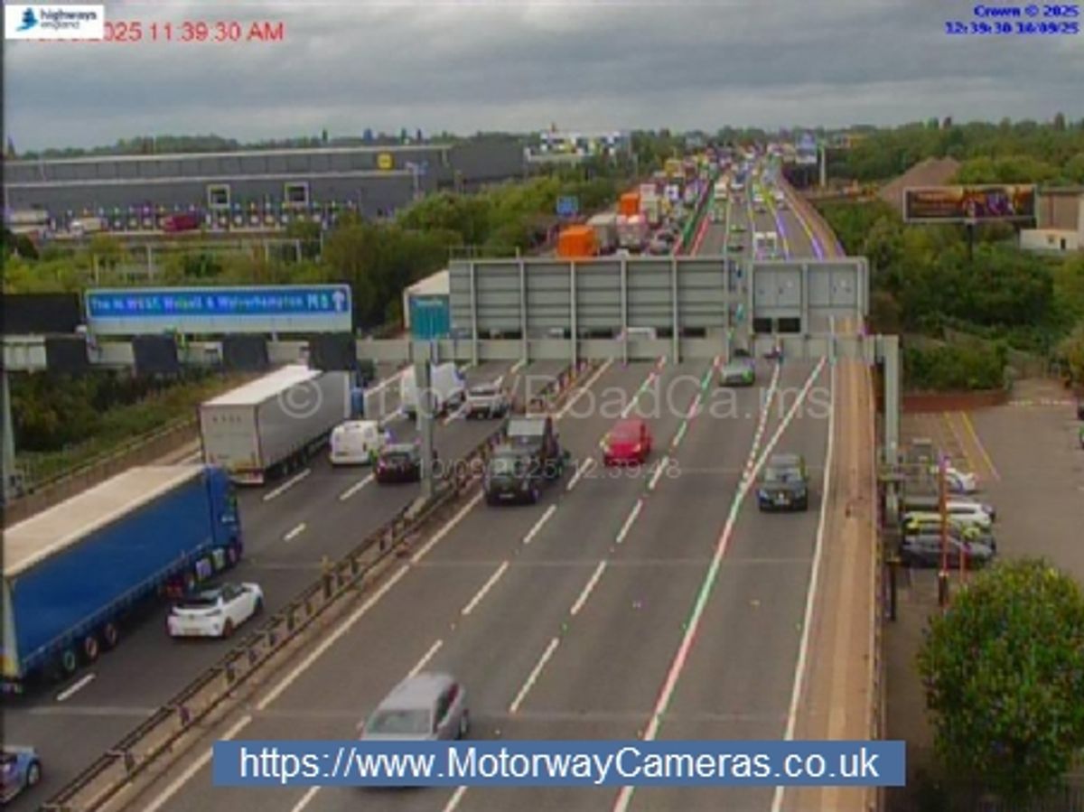 Motorists to expect delays after vehicle fire on M6 between Wednesbury and Wolverhampton