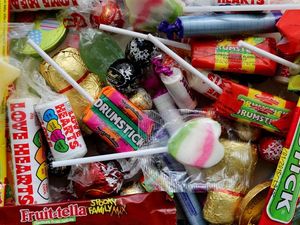 Supporting image for story: YouTube stars’ promotion of unhealthy food ‘may encourage children to eat more’