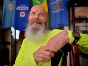 Supporting image for story: Tributes paid to local running legend Jim Hussey who has died aged 85
