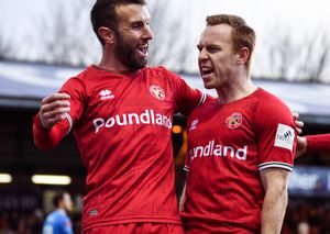 Stockport v Walsall match action (pic Owen Russell)