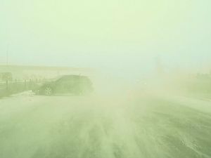 Supporting image for story: Tesla driver reports ‘threading the needle’ as Autopilot steers him through crash scene