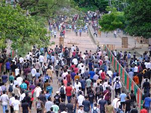 Supporting image for story: Government urges Bangladesh’s universities to close after six die in protests