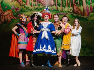 Supporting image for story: Shrewsbury panto hailed a success as nearly 35,000 enjoy festive show