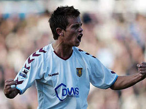 Supporting image for story: Kidderminster Harriers bring in former Aston Villa star Lee Hendrie