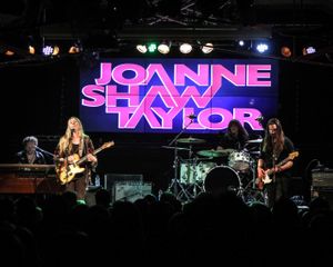 Joanne Shaw Taylor at Bilston's Robin 2. Pictures by: Andy Shaw