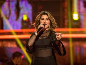 Supporting image for story: Shania Twain praises ‘outpour of love’ after ‘very scary’ tour bus accident