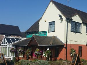 Supporting image for story: Pub gets chancellor's seal of approval