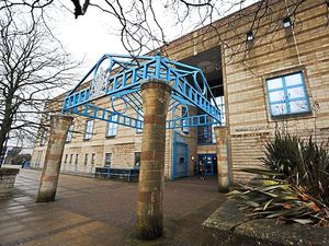 Supporting image for story: Walsall man threatened to behead wife in row