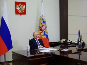 Supporting image for story: Kremlin scoffs at Trump claims drop in oil prices will help end Ukraine conflict