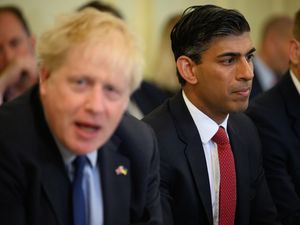 Supporting image for story: Rishi Sunak faces mounting problems as third Tory MP quits in 24 hours