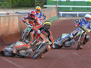 Supporting image for story: Heavy defeat on Wolves' poor run of form