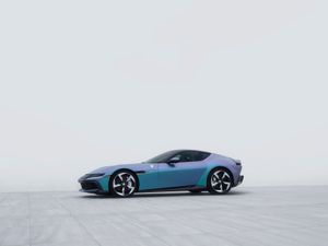 Supporting image for story: Ferrari reveals unique 12Cilindri ‘Tailor Made’ variant