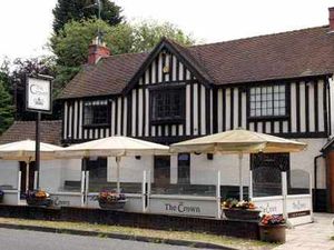 Supporting image for story: The Crown at Iverley, Stourbridge