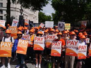 Supporting image for story: Junior doctor pay deal ‘drop in the ocean’ compared to cost of strikes – Reeves