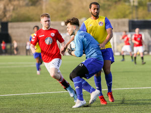 Supporting image for story: Davies is at double as Lyeenjoy their home comforts