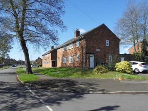 Supporting image for story: 5G telecoms mast near homes is turned down