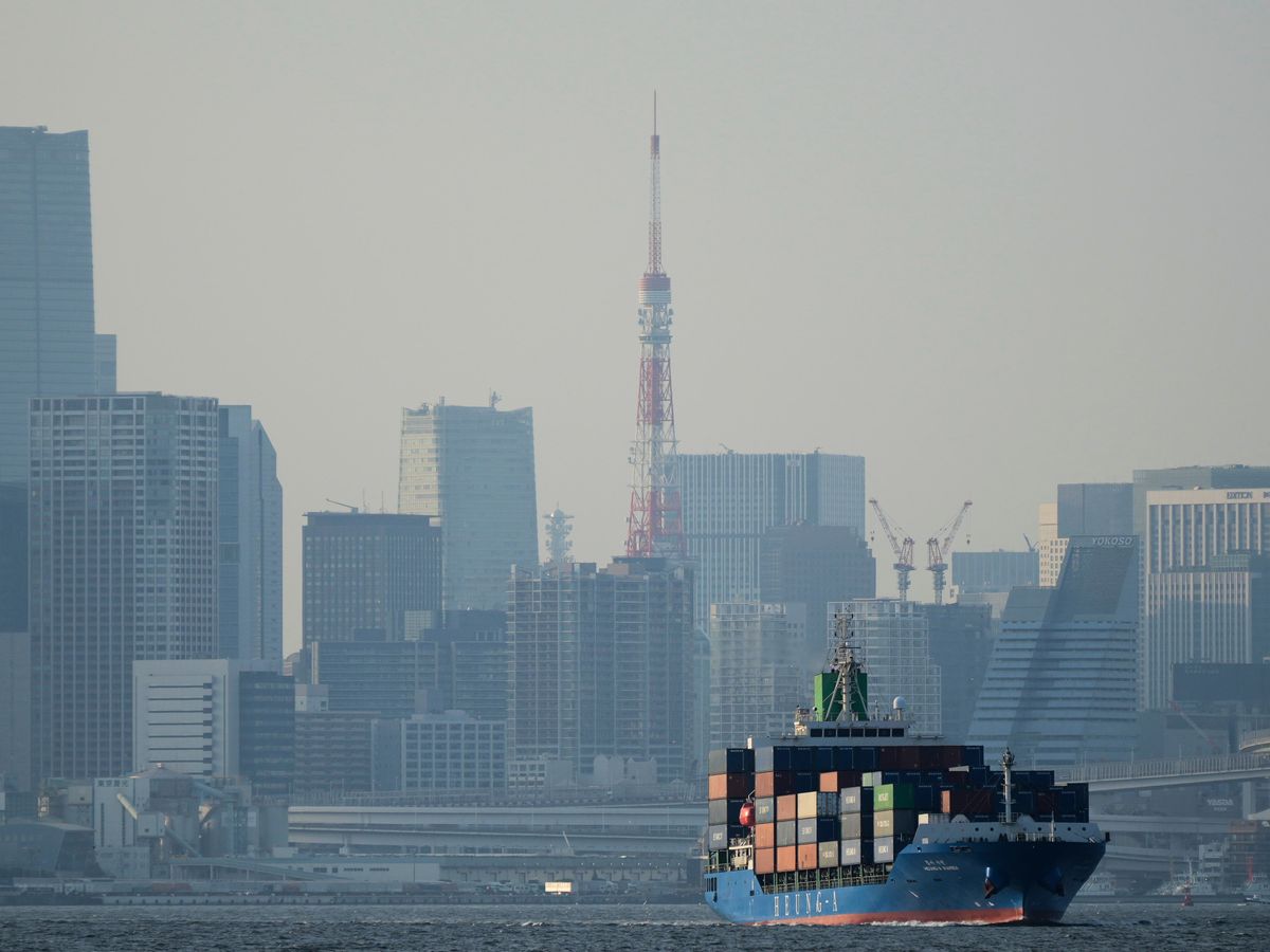 Trump announces 25% tariffs on Japan and South Korea